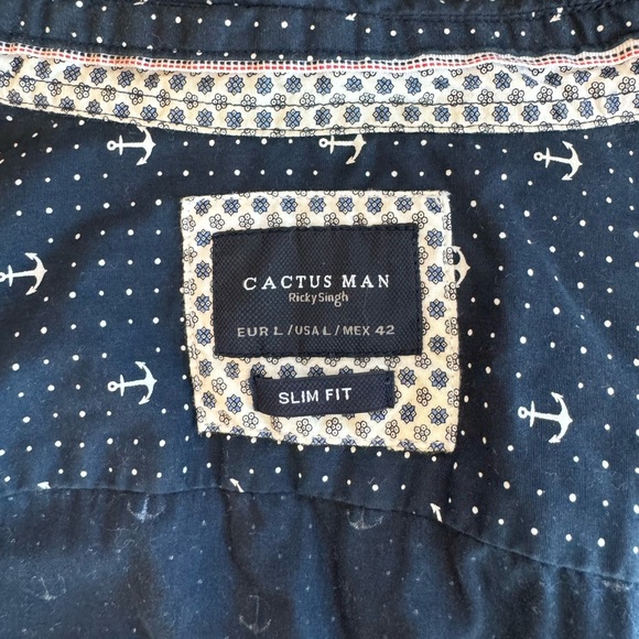 Button up anchor dress shirt. Size Large - Picture 3 of 3